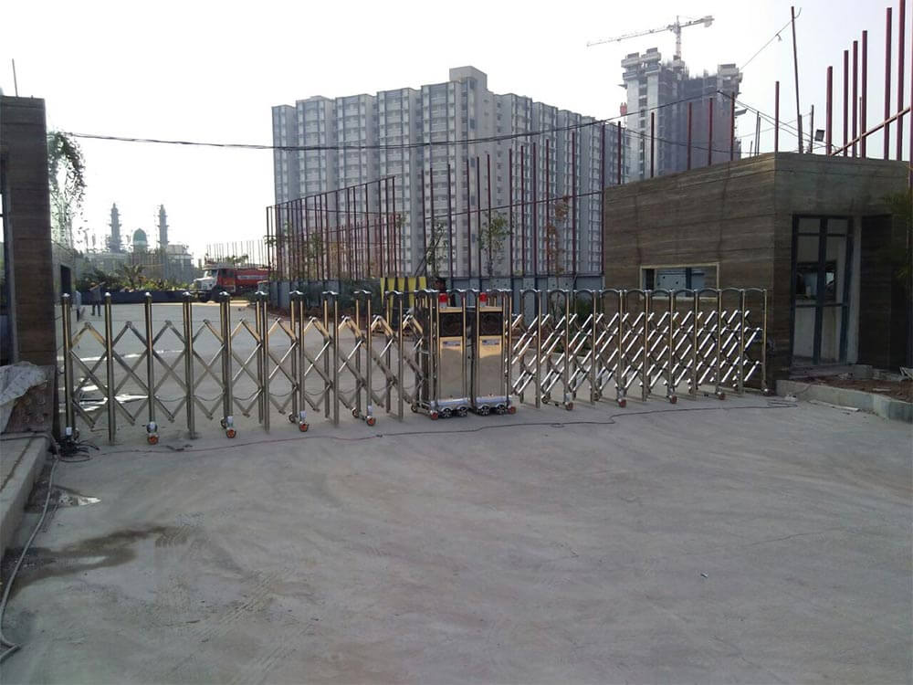 Folding & Rectractable Gate